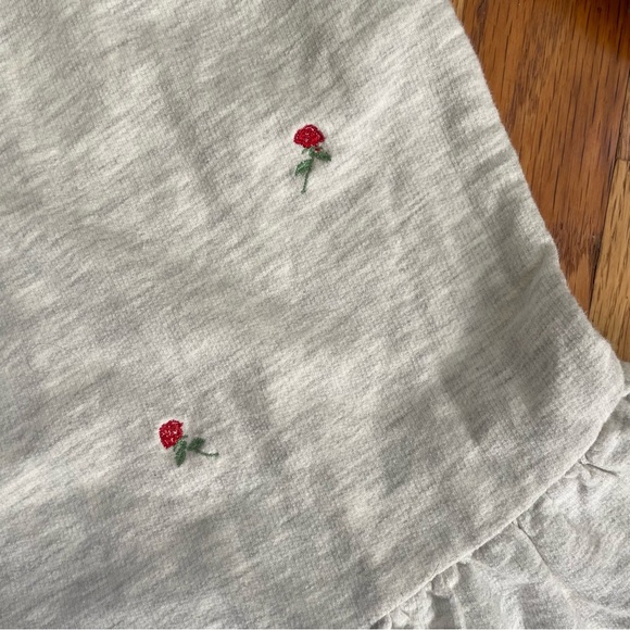 T.La Cream Peplum Sweatshirt with Rose 🌹 Accents - Picture 5 of 7